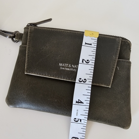 Matt & Nat Green Wristlet Vegan Leather - Picture 8 of 8
